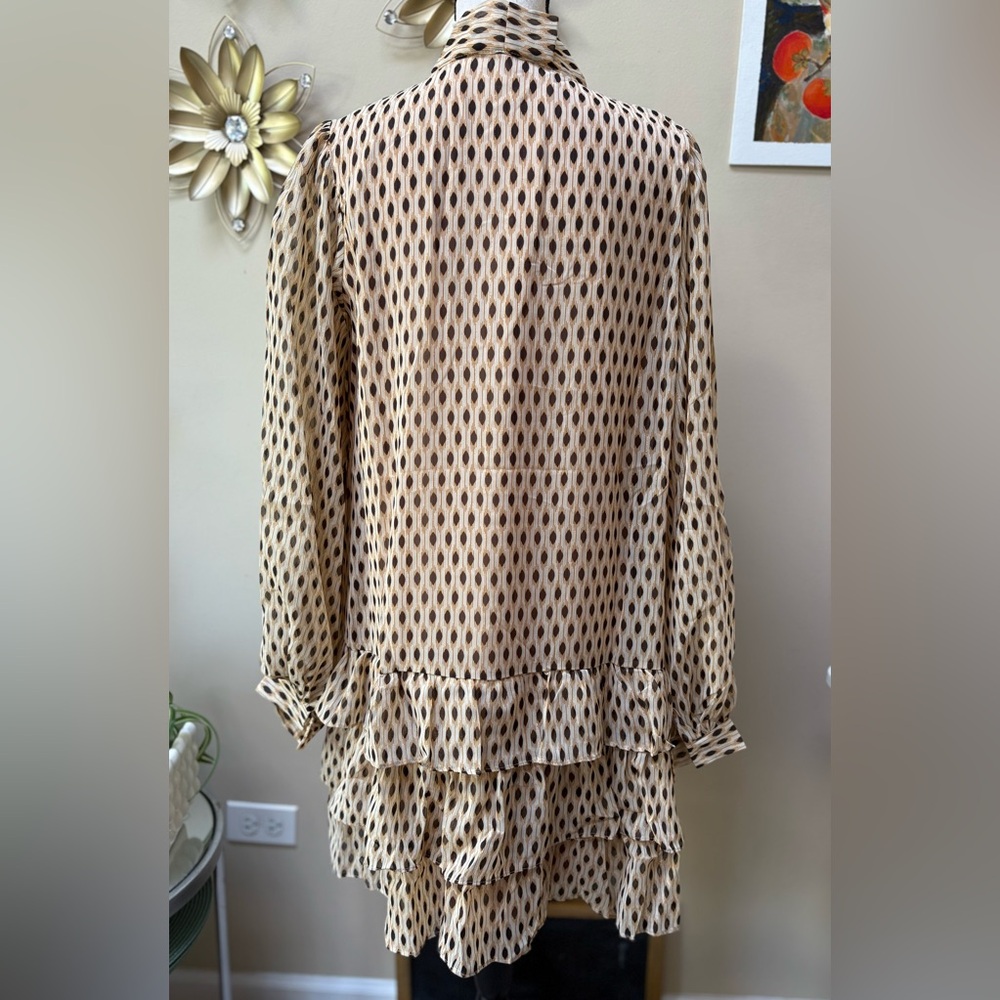NWT Ruffle Tie Neck Dress in Cream & Gold - Picture 7 of 11